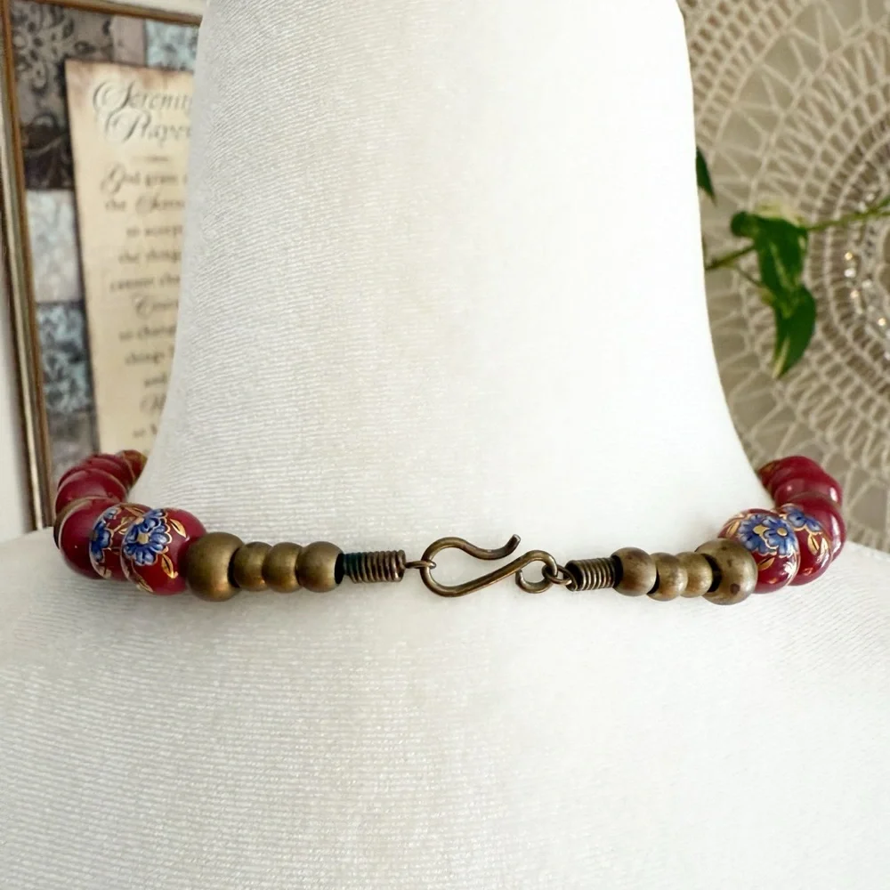 Vintage Oxblood Ceramic Bead Necklace Hand Painted Floral Chinoiserie Gilt MCM - Picture 6 of 9